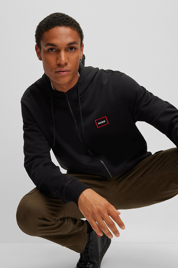 ΖΑΚΕΤΑ ΜΕ ΚΟΥΚΟΥΛΑ HUGO - 001 ΜΑΥΡΟ